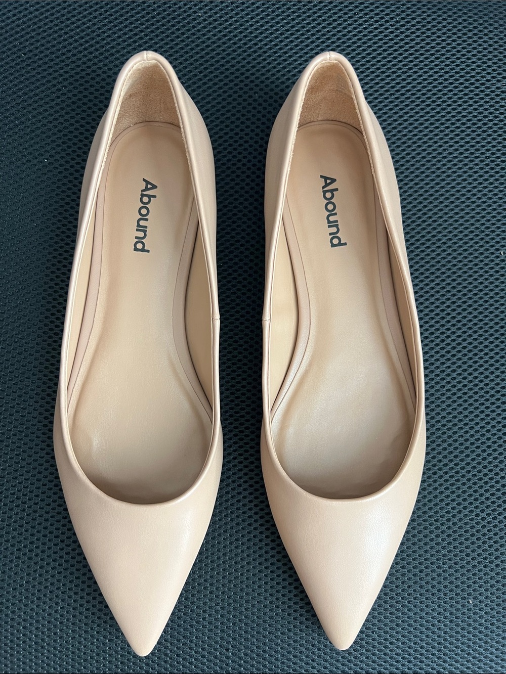 Abound Women's 8M Beige Pointed-Toe Flats